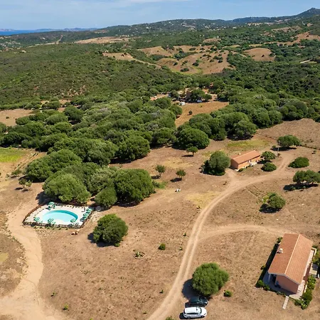 Casa Mirto Con Piscina E Vista Mare Aglientu